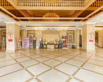 Sanming Juhuayuan Hotel - Dalian