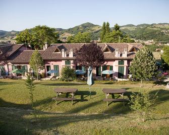 Country House Angelo Blù - Urbania - Edificio