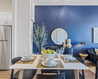 Deluxe Executive Old Town Apt w/Dedicated Office - אלכסנדריה - חדר אוכל