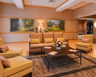 Holiday Inn Express Breezewood By IHG - Breezewood - Area lounge