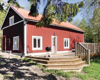 2 Bedroom Stunning Home In Strängnäs - Sundby - Gebäude