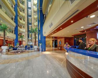 Al Manar Grand Hotel Apartment - Dubai - Front desk