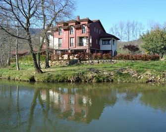 Hotel Rural Casa de Campo - Soto de Cangas