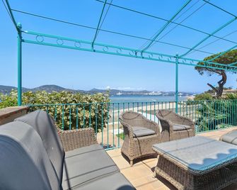 Villa - Les Pieds Dans L'eau - La Bouillabaisse Beach - St Tropez - 14 People - Gassin - Balcon