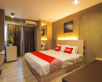OYO 75368 Demadre Resort - Ban Talat Rangsit - Camera da letto