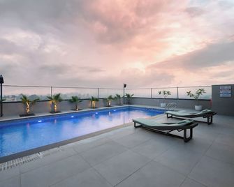 Riviera Sarovar Portico Pathankot - Pathānkot - Piscina