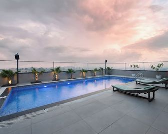 Riviera Sarovar Portico Pathankot - Pathānkot - Piscina