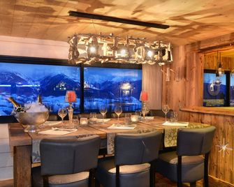 5-minute walk from the gondolas, bright T3, sleeps 8, free wifi. - Font-Romeu-Odeillo-Via - Dining room