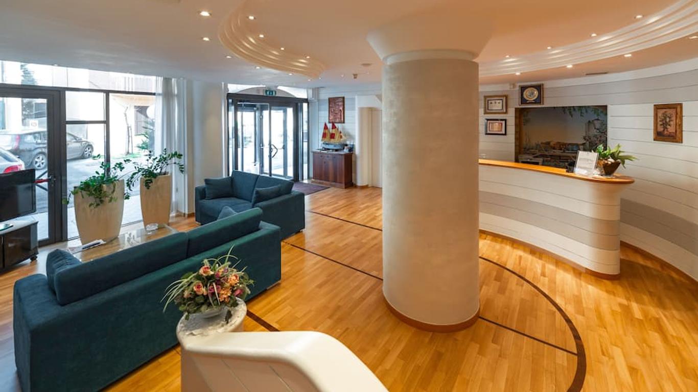 هوتل كورالو