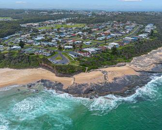 South Pacific Garden Apartment - Ulladulla - Beach