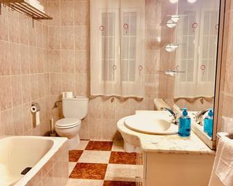 Villa with private pool, barbecue and WIFI - Navalcarnero - Koupelna