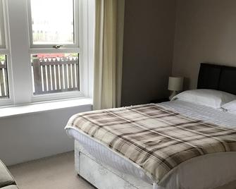 3 bed house, free WiFi, off street parking. Central Ayrshire, 20 mins to Glasgow - Kilmarnock - Bedroom