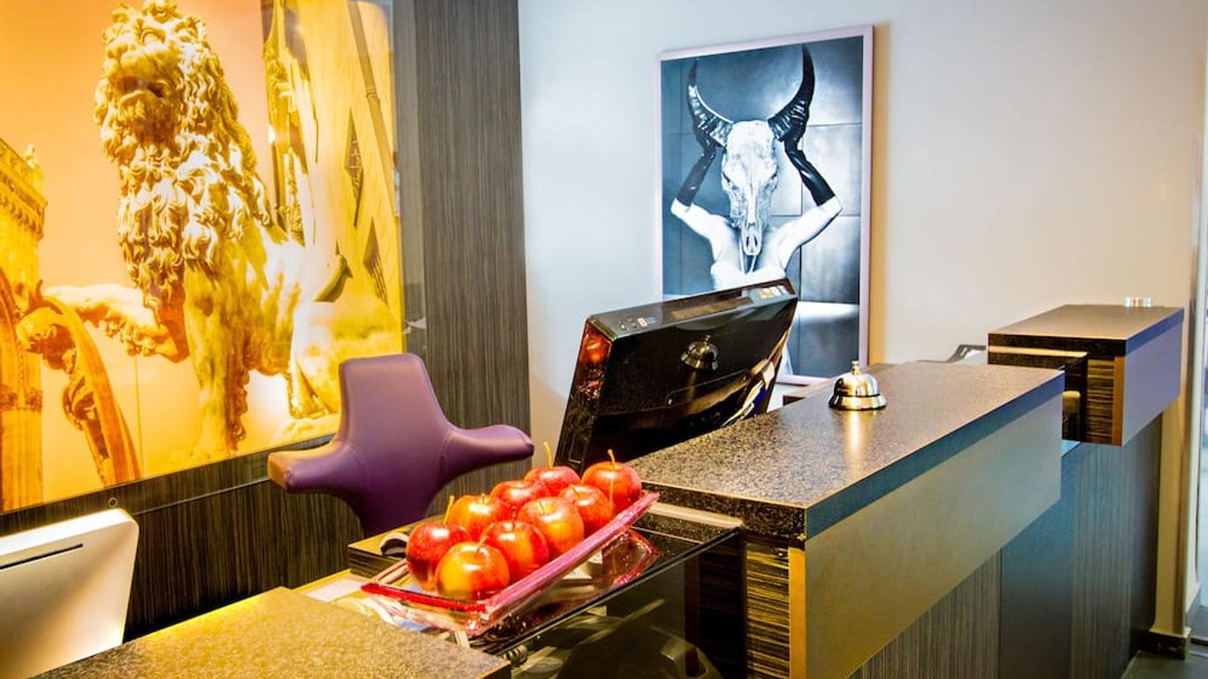 Munich Deluxe Hotel