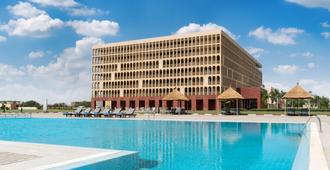 Radisson Blu Hotel, N'Djamena - Yamena - Piscina
