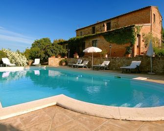 Tenuta Santagnese - Montepulciano - Piscina