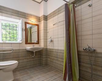 Metohi Georgila - Chania - Bathroom