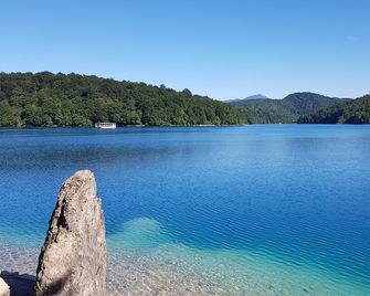 Plitvice Lakes Villa Prica - פליטביצ'קה יזרה