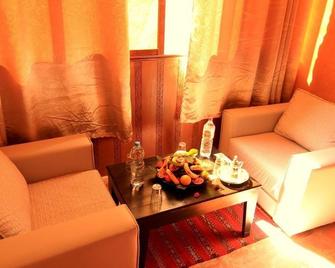 Hotel Les Etoiles Du Toubkal - Armd - Wohnzimmer