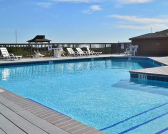 The Beach House is a very comfortable cottage in Duck, NC - Duck - Piscina