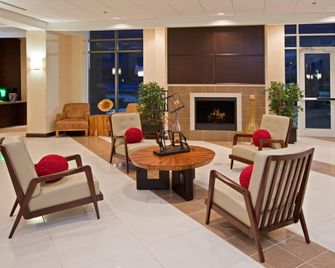 Holiday Inn Florence By IHG - פלורנס - לובי