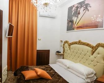 Hotel Des Artistes - Nápoles - Habitación