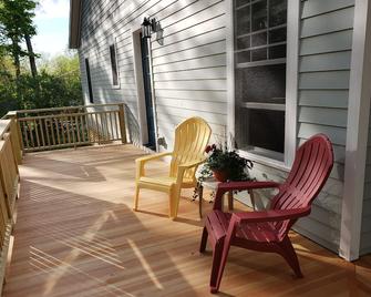 Newly built cottage in historic Thousand Island Park, New York - Thousand Island Park - Balcony