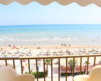 Hotel Caravel - Marotta - Beach