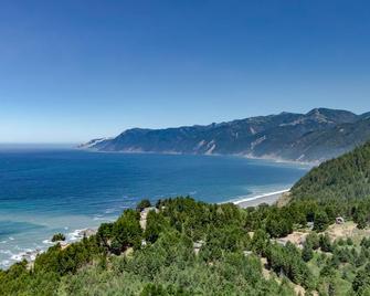Solitude by the Sea - Whitethorn - Playa
