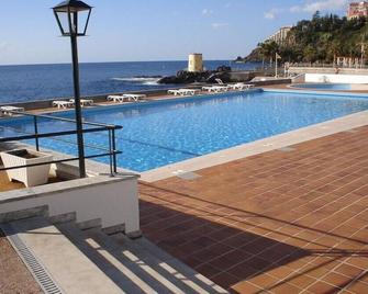 Hotel Quinta da Penha de França - פונשל - בריכה