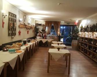Hotel Bahnhof Haus - Кяссо - Ресторан