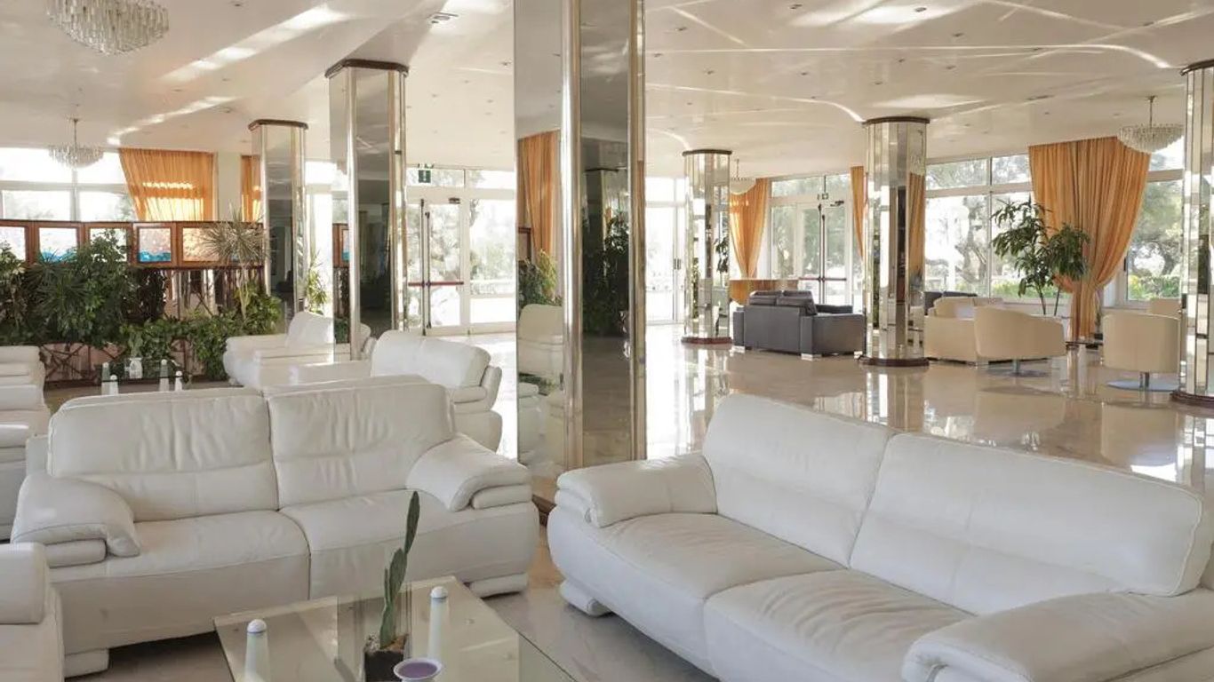 Grand Hotel Costa Brada