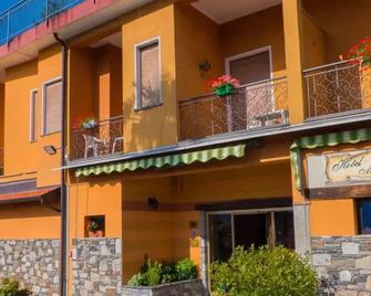 Albergo Ristorante Monterosa - Agrate Conturbia - Edificio