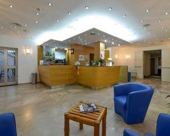 Villa Nettuno - San Menaio - Front desk