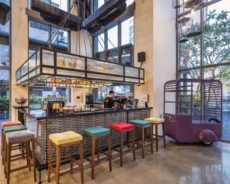 WINK HOTEL SAIGON CENTRE, Unscripted by Hyatt - Ho Chi Minh City - Bar