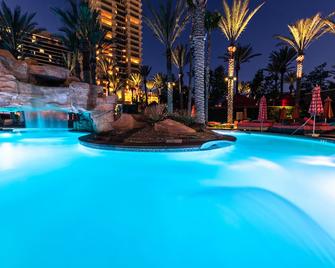 Harrah's Resort Southern California - Valley Center - Piscina