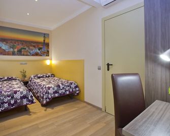 Hostal Barcelona - ברצלונה - חדר שינה