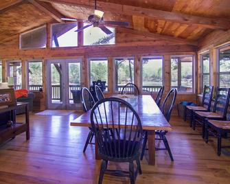Private Boat Dock And Only 8 Stairs To The Water - Wedowee - Dining room