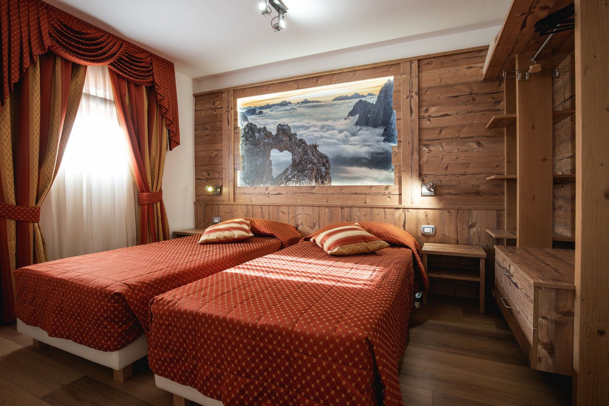 Hotel Touring - Predazzo - Bedroom