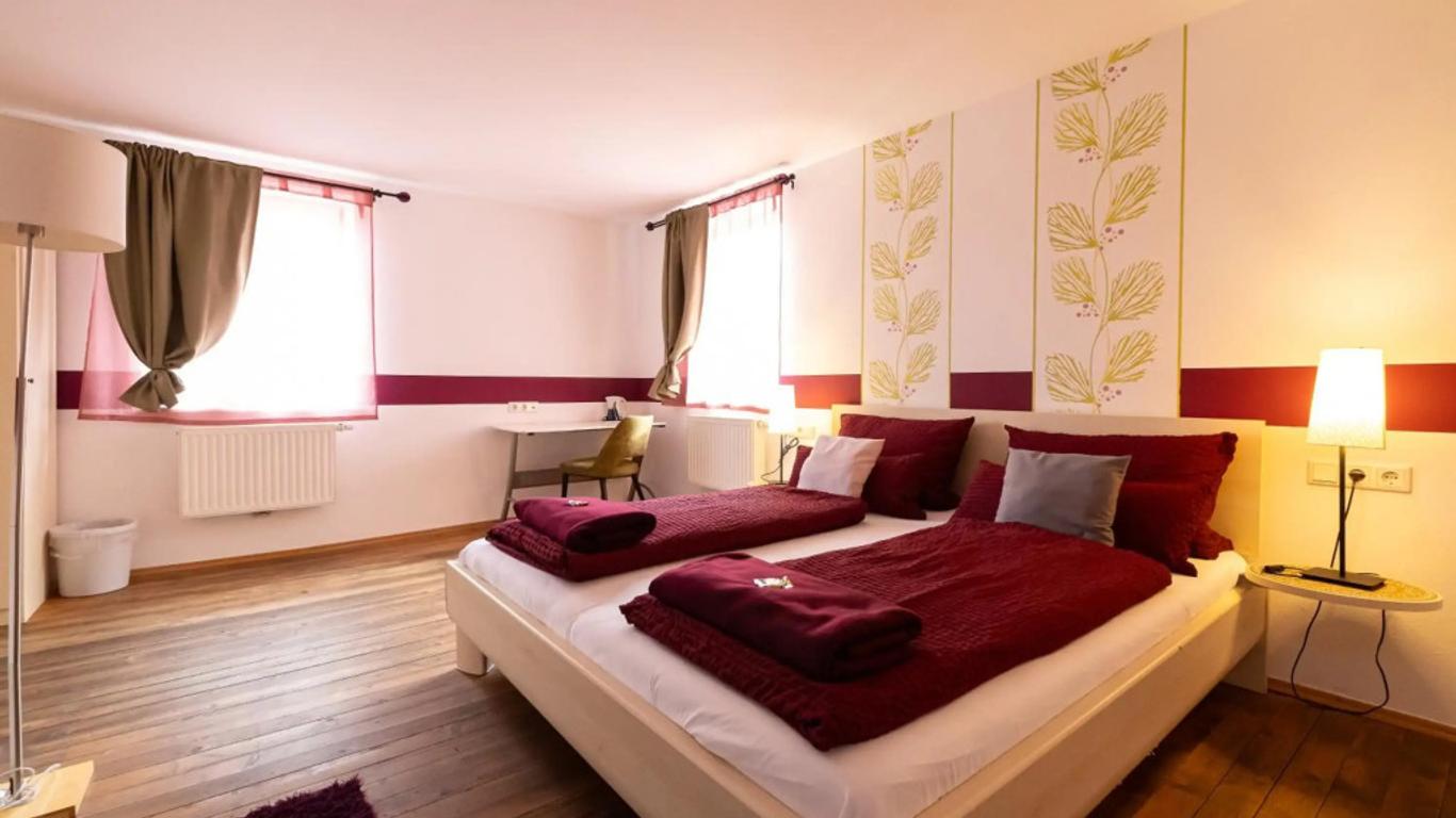 Hotel Dah-Inn