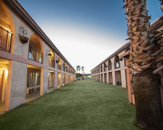 National 9 Inns - Buttonwillow - Outdoor view