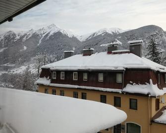 Cozy apartment with a wonderful view. 10 minutes walk to the ski lift - Bad Gastein - Gebäude