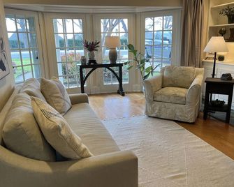 Close to DFW airport, all sport venues & shopping #2 - Colleyville - Living room