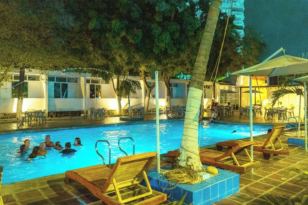 هوتل روداديرو بيتش بلو