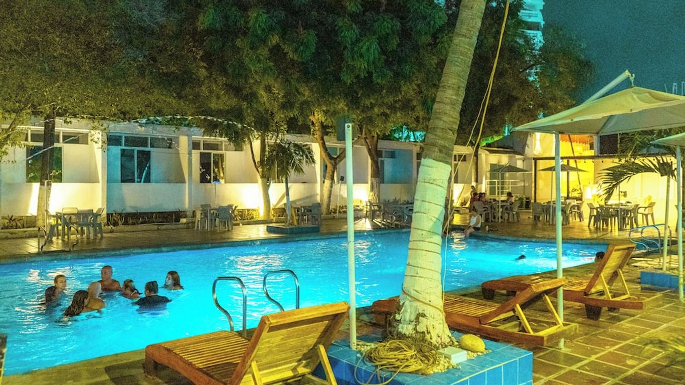 هوتل روداديرو بيتش بلو