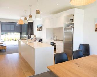 Cherry Apartment - Queenstown - Küche