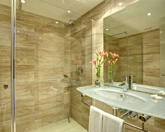 Grupotel Mar de Menorca - Es Canutells - Baño