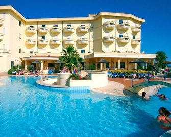 Sunshine Club Hotel Centro Benessere - Ricadi - Piscina