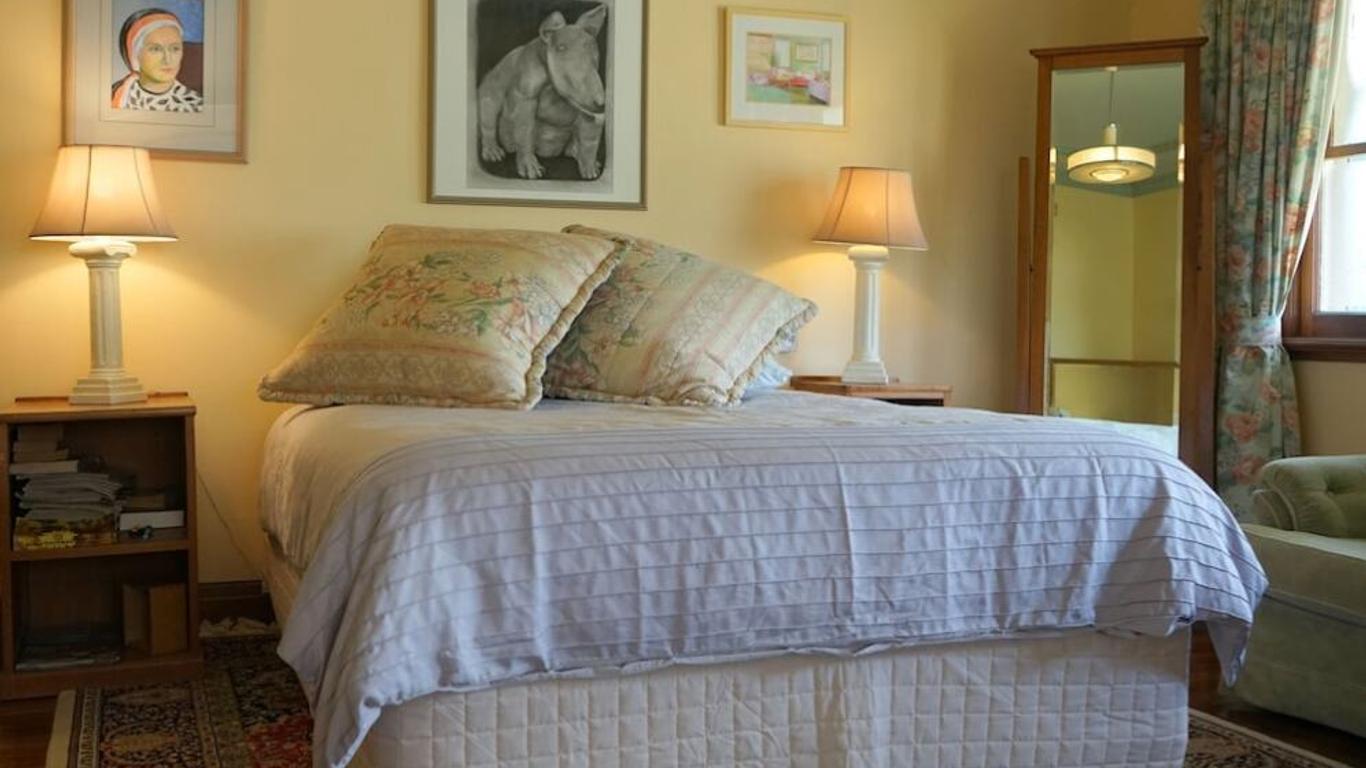 Melville House Bed and Breakfast