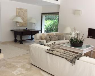 Beautiful luxury villa in exclusive pine forest bordering mediterranean - Castiglione della Pescaia - Living room