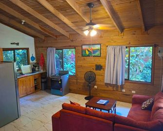 Cabinas Costa Tropicana - Uvita
